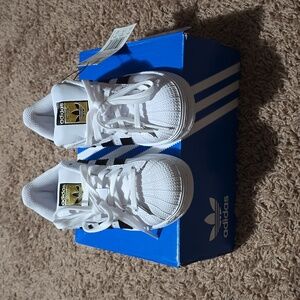 Superstar C Adidas sneakers